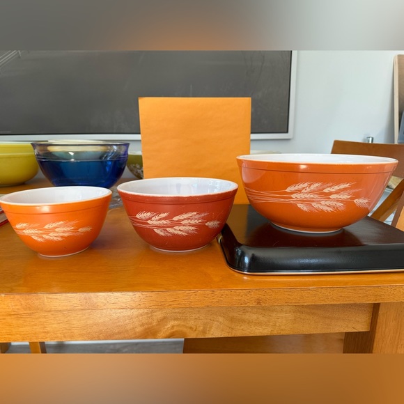 SOLD—Pyrex Autumn Harvest set of 3 nesting bowls 401 402 403 - Picture 3 of 11